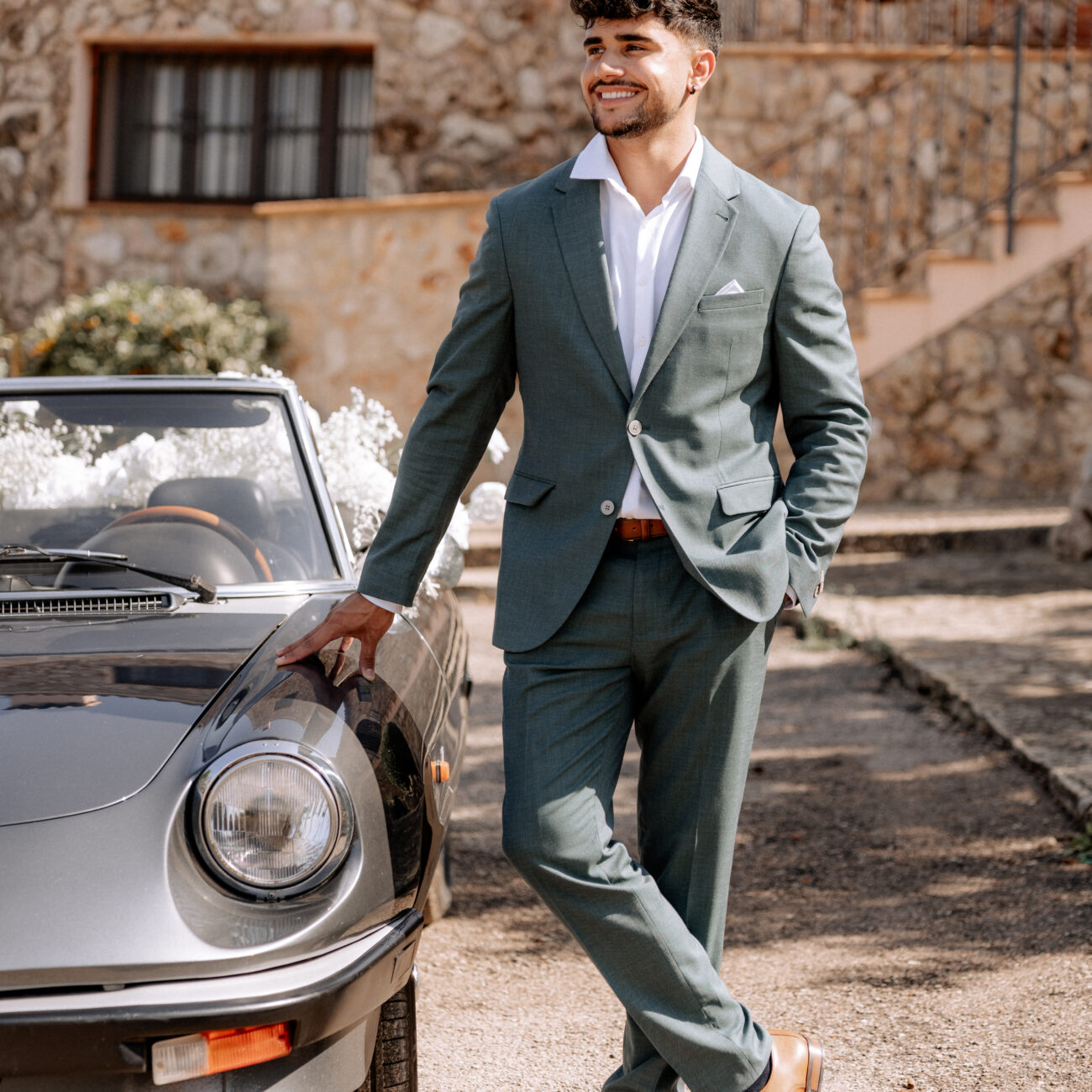 Bräutigam und Oldtimer